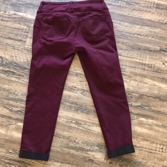 Wax Jeans burgundy capris - Picture 9 of 10